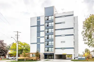 This compact yet efficient, furnished studio apartment is located in the vibrant city of Kitchener....