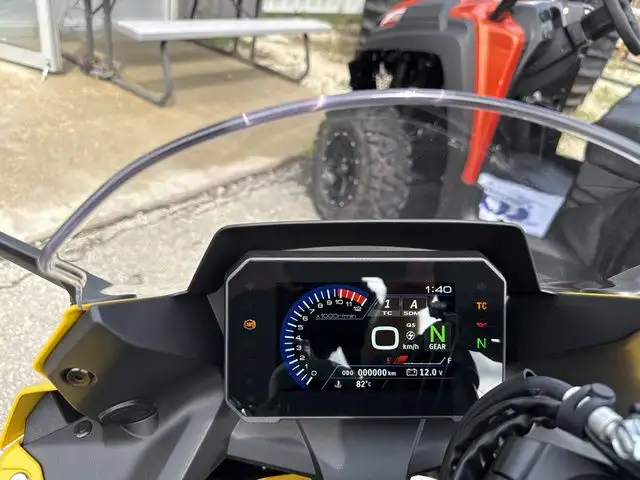 2025 Suzuki GSX-8R in Sport Bikes in Winnipeg - Image 5