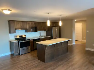 Clean & modern 2 BDRM Uptown $1,650 Available Aug 1st or Sept 1