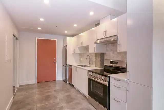 Beautiful renovated studio by the Lachine canal - ID 4449