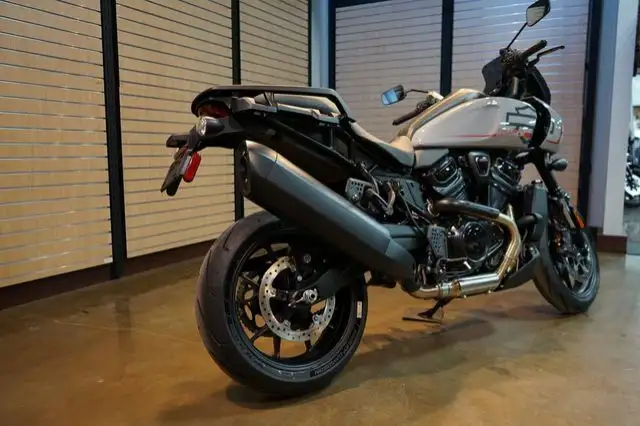 2025 Harley-Davidson RA1250ST - Pan America 1250 ST in Sport Touring in Lethbridge - Image 4