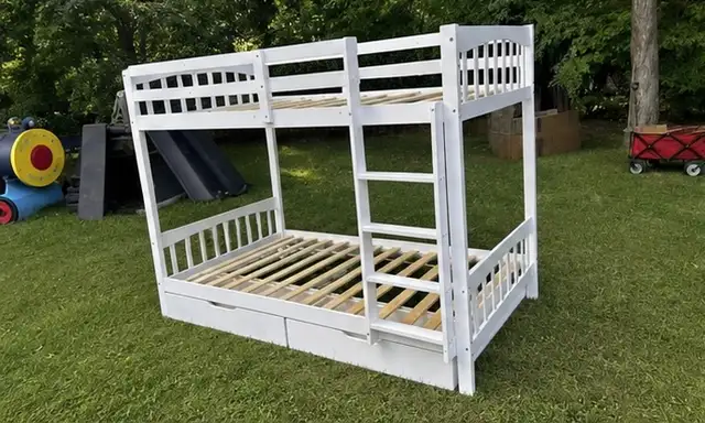 Modern Twin Over Twin Bunk Bed – White Finish in Beds & Mattresses in Mississauga / Peel Region - Image 2