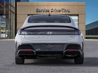 *Certified, Low Mileage, Leather Seats!* Expertly balancing sporty characteristics with family-frien... (image 5)