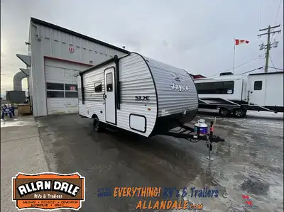 TheJayco Jay Flight SLX 170BH Sport Editionis a compact and versatile travel trailer, perfect for sm...