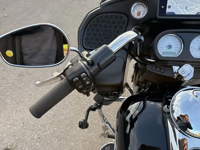 2022 Harley-Davidson Road Glide ~ ROAD GLIDE ~ 107CI ~ 2 INTO 1  in Sport Touring in City of Toronto - Image 24