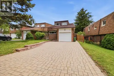 Welcome to this spacious 5+2 bedroom, 2-storey semi on a quiet cul-de-sac in highly desirable Hillcr...