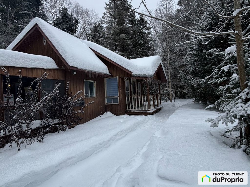 $249,900 - Bungalow for sale in St-Calixte — photo 1