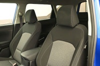 Kiaâ€™s fuel consumption estimates are 8.5/7.0 L/100 km (city/highway) EX adds 16-inch alloys, LED d... (image 3)