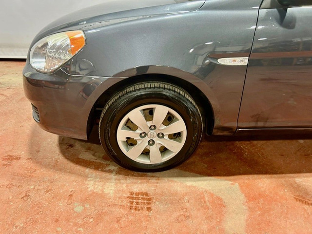 2011 Hyundai ACCENT WOW SEULMENT **29933 KM** dans Autos et camions  à Ville de Montréal - Image 3
