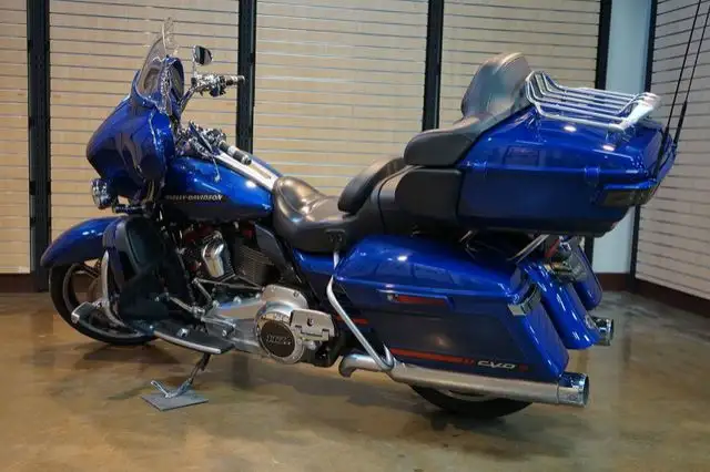 2020 Harley-Davidson FLHTKSE - CVO Limited in Sport Touring in Lethbridge - Image 8