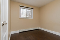Looking for the ideal student rental near Queen's University? This modern and spacious 3-bedroom uni... (image 2)