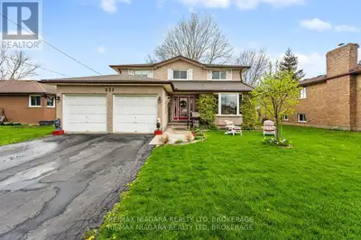 Welcome to 231 West Side Road in Port Colborne, a spacious two-storey family home with a double car...