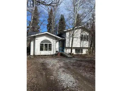 Prime Vanderhoof Investment Opportunity. Located on W. Stewart Street in a high-visibility central l...