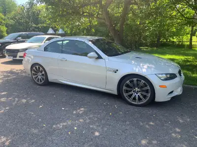 2013 Bmw M3  hard top convertible impeccable