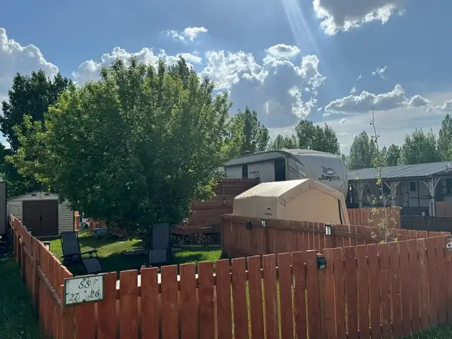 RV campsite with trailer for sale in Alberta in Canada - Image 3