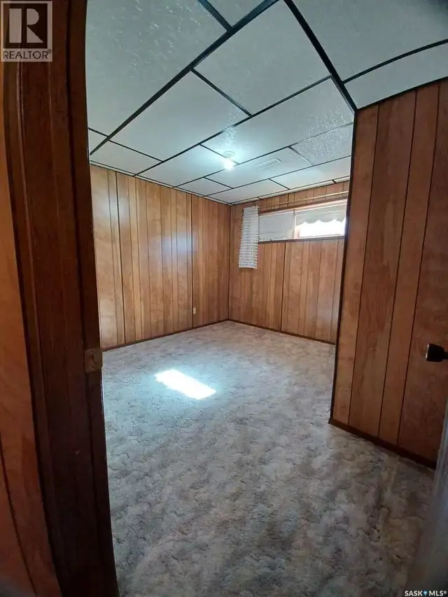 113 5th AVENUE Gravelbourg, Saskatchewan in Houses for Sale in Moose Jaw - Image 33