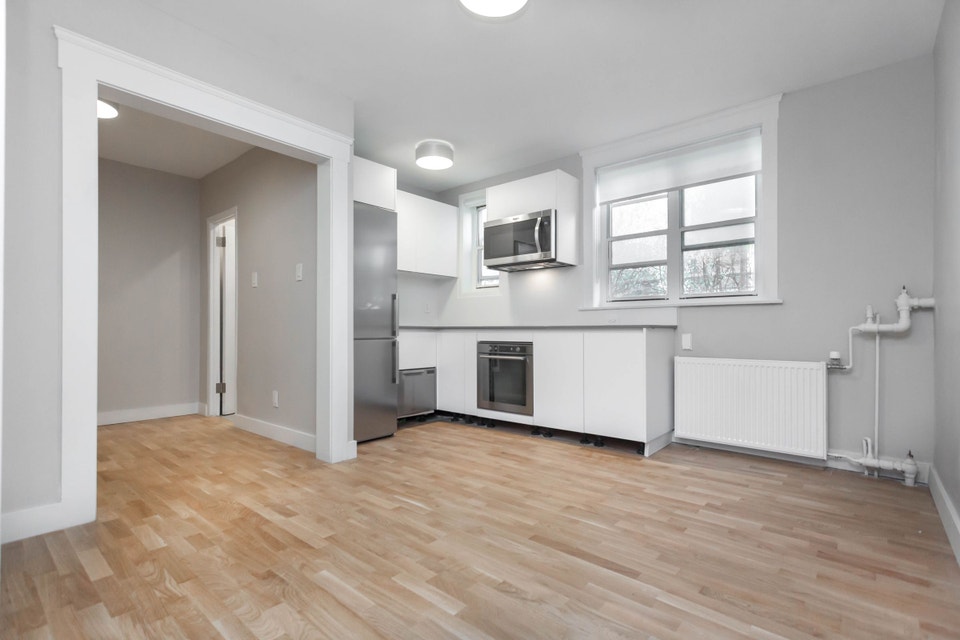 renovated bachelor - ID 63 4