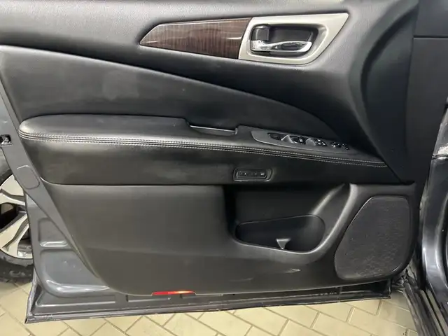 2014 Nissan Pathfinder 2WD 4dr SL in Cars & Trucks in Longueuil / South Shore - Image 17