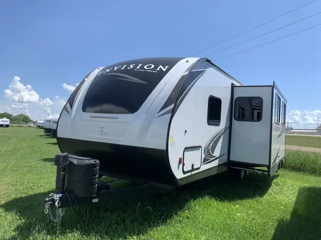 2023 GULF STREAM ENVISION 258RB - OFFERS ACCEPTED!!! MUST GO in Travel Trailers & Campers in Regina - Image 3
