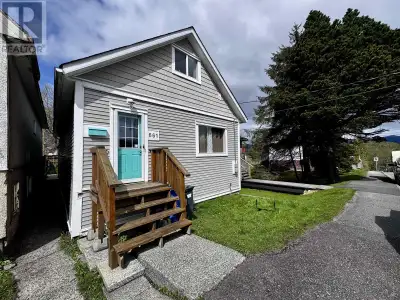 * PREC - Personal Real Estate Corporation. This beautiful home embodies modern elegance & comfort. T...