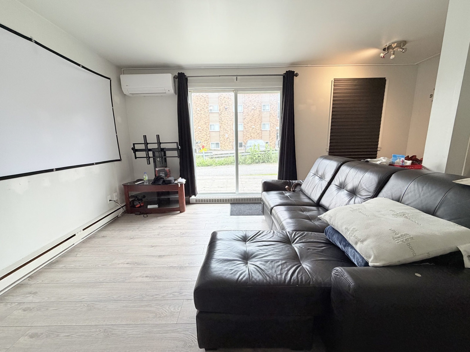5885 Av. du Costebelle — photo 1