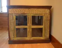 À vendre meuble artisanal en bois, 2 portes vitrées