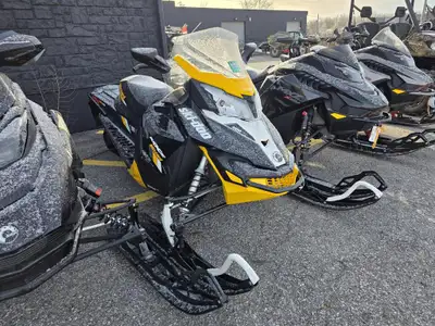 BRP MXZ BLIZZARD 900 ACE 900 ACE 2017 2017 Ski-Doo MXZ Blizzard 900 ACE 129in. Noir et jaune Unité s...