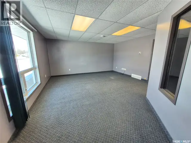 24 12th STREET NE Weyburn, Saskatchewan in Commercial & Office Space for Sale in Regina - Image 16