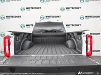 Presenting the 2026 Ford Super Duty F-350 SRW in an impressive white finish with a 4 4 drivetrain an... (image 7)