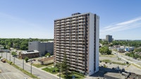 Conveniently located beside Lincoln Fields Shopping Centre near Britannia Beach, Lakeview Apartments... (image 1)