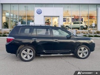 KBB.com Best Resale Value Awards. This Toyota Highlander delivers a Gas V6 3.5L/ engine powering thi... (image 5)