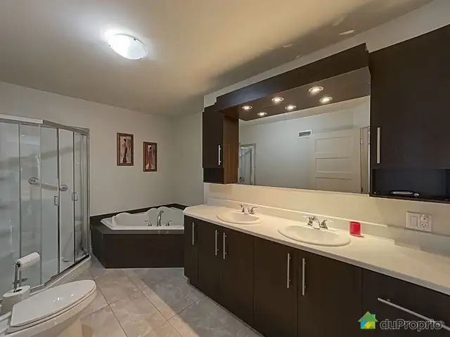 $849,900 - Triplex for sale in Shawinigan (Shawinigan-Sud) in Houses for Sale in Shawinigan - Image 5