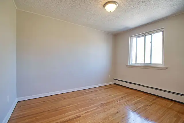 Charming 2 Bedroom Apartment for Rent in Whitby in Long Term Rentals in Oshawa / Durham Region - Image 15