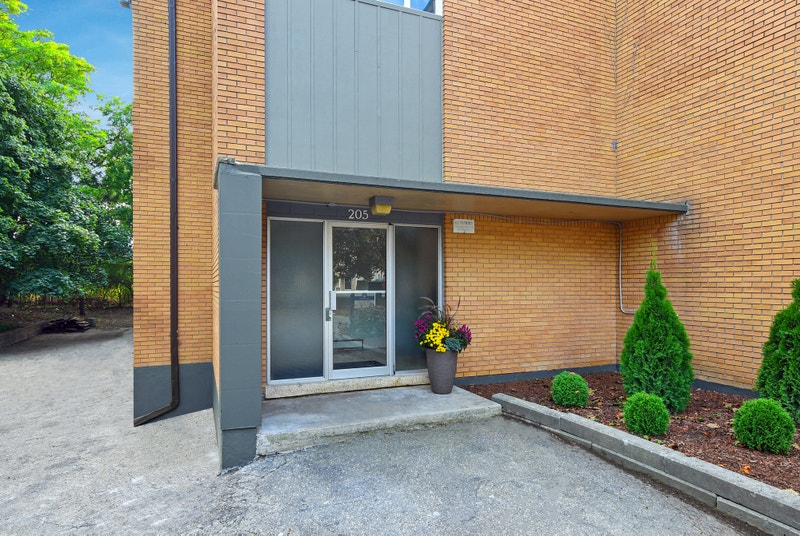 205 Brandon Ave, Kitchener 1 bedroom All Inclusive Long Term