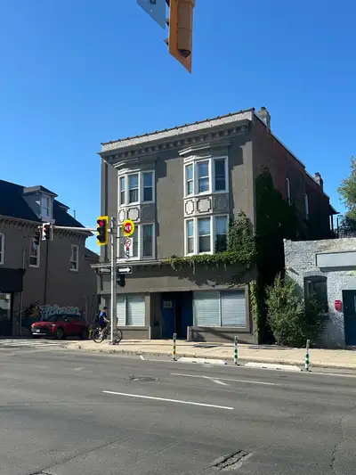 Located at the corner of Locke st and King St West Short walk to restaurants and entertainment Momen...