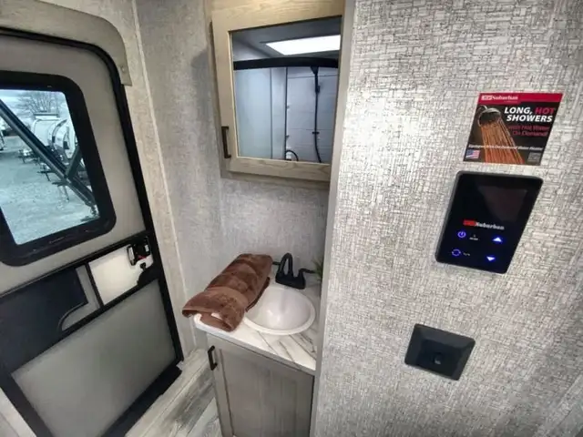 2025 EAST TO WEST Alta 3150KBH in Travel Trailers & Campers in Bedford - Image 42