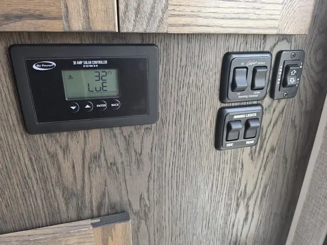 2026 Northern Lite Limited Edition 8-11EXLEWB Face-to-Face Dinet in Travel Trailers & Campers in Penticton - Image 16