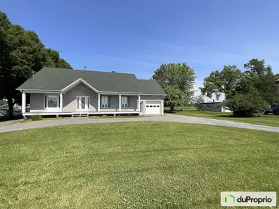 Maison lumineuse avec vue sur le fleuve et grand terrain. Vivez la vie en campagne tout en restant p...