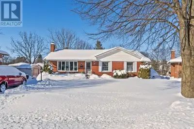 LOVELY FAMILY HOME ON A QUIET STREET, CLOSE TO SCHOOLS AND ALL AMENITIES. THIS THREE BEDROOM BUNGALO...