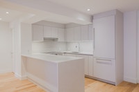 Akelius three bedroom apartment for rent. Located near Drummond and Sherbrooke in the Downtown - McG... (image 1)