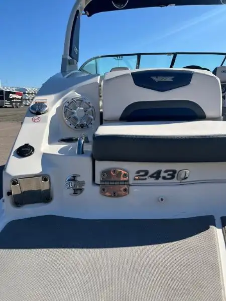 2019 DIVERS/AUTRES CHAPARRAL VRX2430 in Powerboats & Motorboats in Lac-Saint-Jean - Image 6