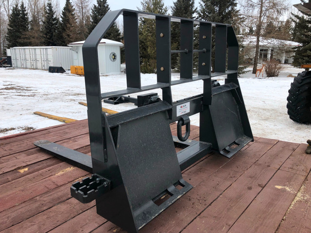 Skid steer attachments, brush cutters, pallet forks,buckets, etc in Farming Equipment in Saskatoon - Image 4