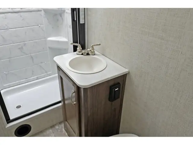 2022 Gulf Stream Conquest 6237 LE 2022 Classe C 24 pieds in RVs & Motorhomes in Laval / North Shore - Image 18