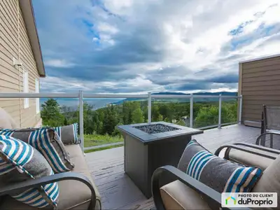 Situé dans le domaine Multi-Bois, à flanc de montagne, à quelques minutes de la station de ski du Ma...