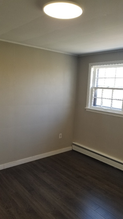 3 BR large walk from University all utilities included
