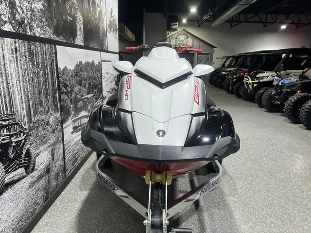 2024 Yamaha WAVERUNNER GP 1900R H.O AUDIO **A L'ETAT NEUF!!** in Personal Watercraft in Laval / North Shore - Image 19