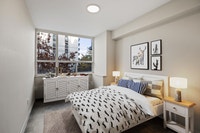 2 Bed, 1 Bath, Air-Conditioned, Recently Renovated Kitchen with Stainless Steel Appliances, Amazing... (image 4)