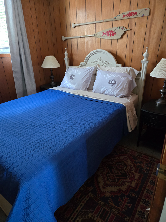 Peace and Tranquility on Lyndhurst Lake -Waterfront Cottages in Ontario in Canada - Image 4