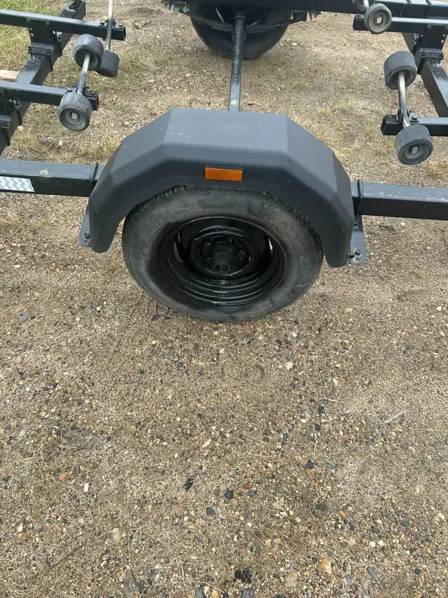 16' Boat Trailer in Powerboats & Motorboats in Prince Albert - Image 4