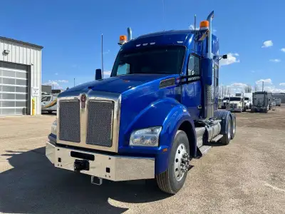 2022 Kenworth T880 52" Mid Roof Sleeper 321,005km / 12,647 hours Cummins X15 565HP / 1850 Torque Eat...